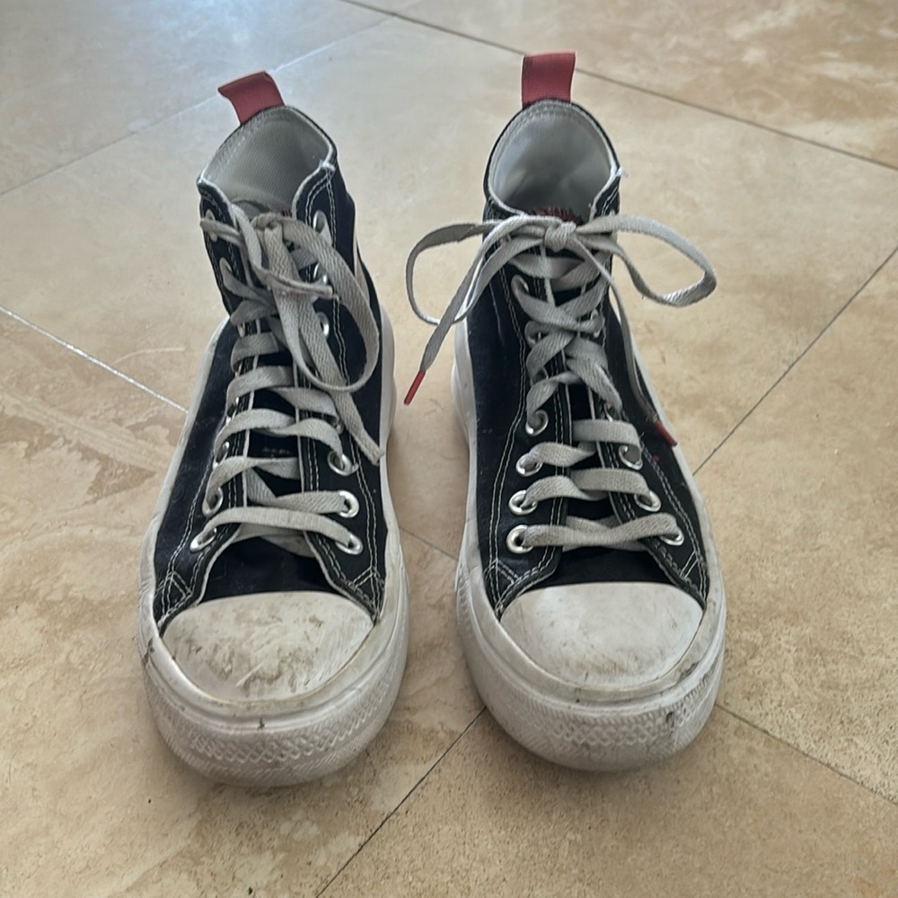 Girls converse